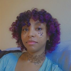 Meet your Posher, Briana